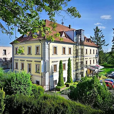 Maxmilian Lifestyle Hotell 4*