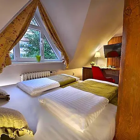 Maxmilian Lifestyle Hotel 4*