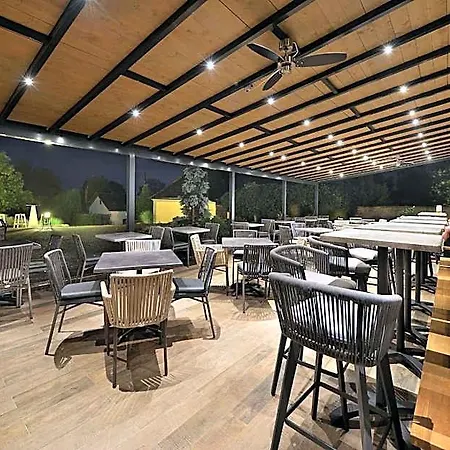 Maxmilian Lifestyle Hotell Bobnice