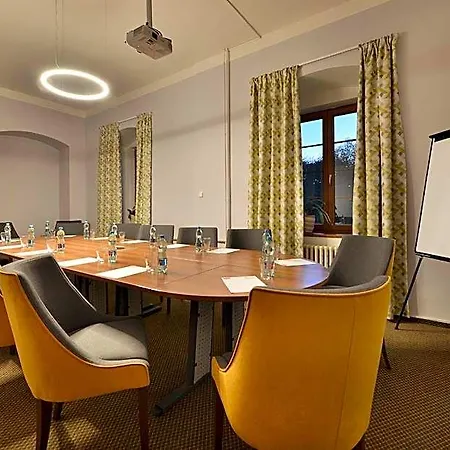 Maxmilian Lifestyle Hotel 4*