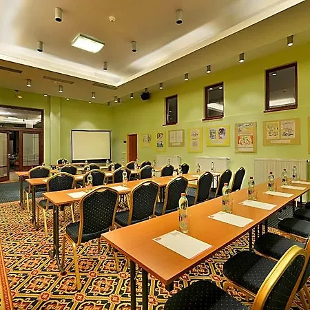 Maxmilian Lifestyle Hotel