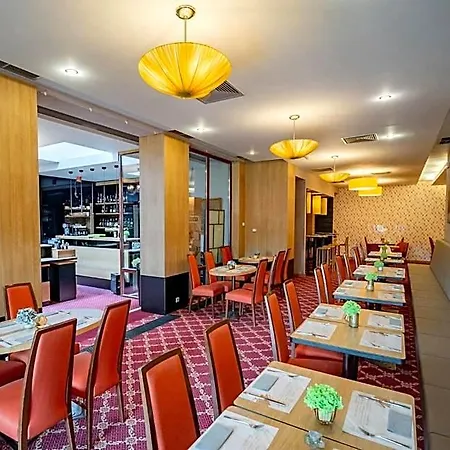 Maxmilian Lifestyle Hotell