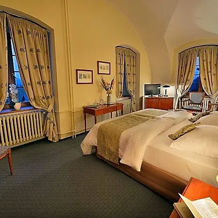 Maxmilian Lifestyle Hotell 4*