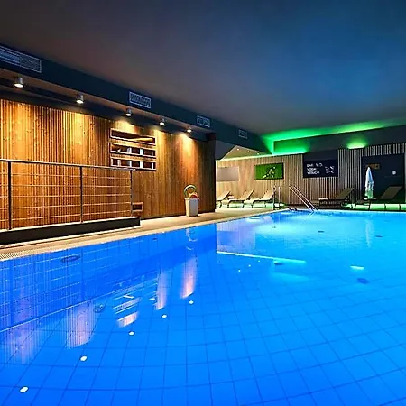 Maxmilian Lifestyle Hotell Bobnice
