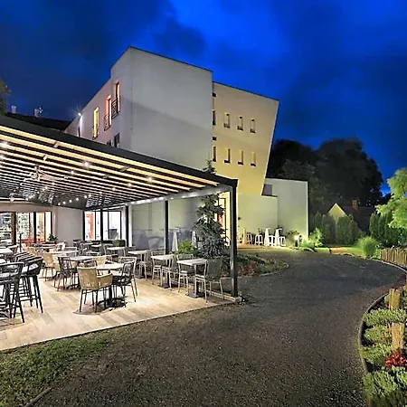Maxmilian Lifestyle Hotel 4*